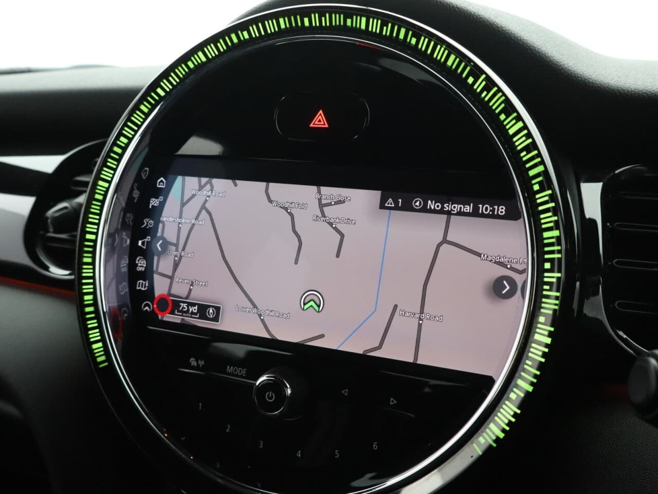 Mini Hatch 1.5 Cooper Sport (Nav Pack) — image 32