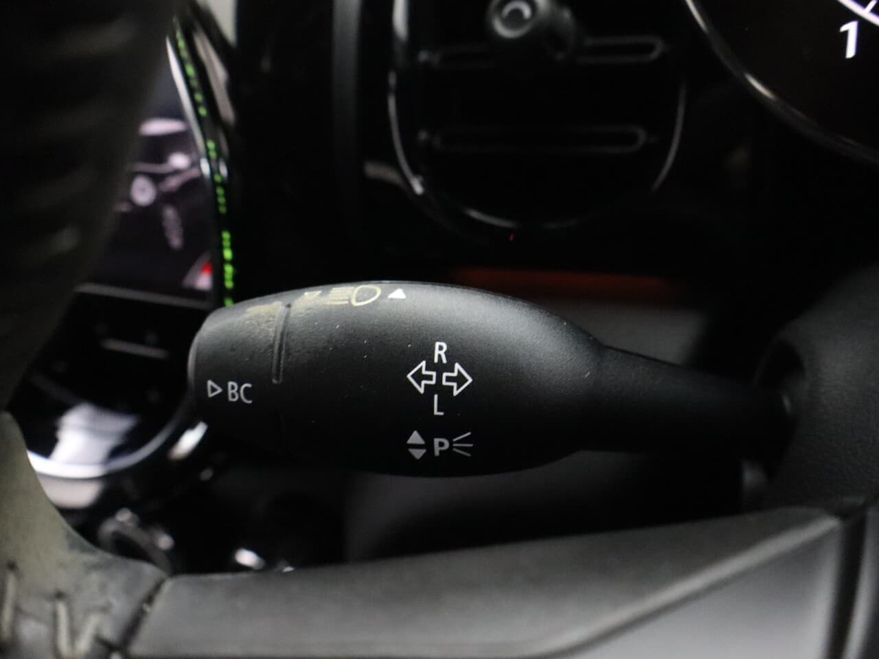 Mini Hatch 1.5 Cooper Sport (Nav Pack) — image 38