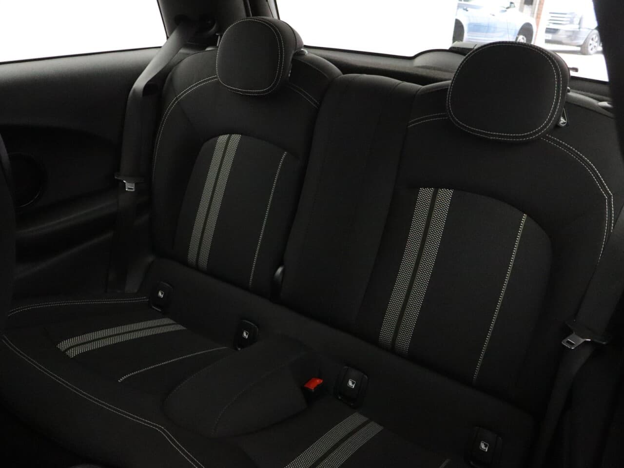 Mini Hatch 1.5 Cooper Sport (Nav Pack) — image 44