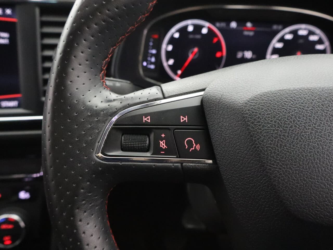 Seat Leon 1.5 TSI EVO FR Sport — image 17