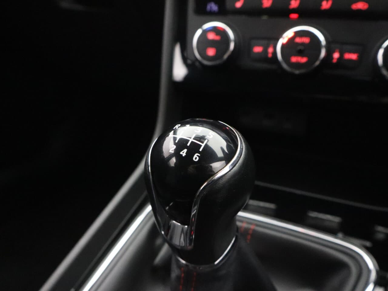 Seat Leon 1.5 TSI EVO FR Sport — image 24