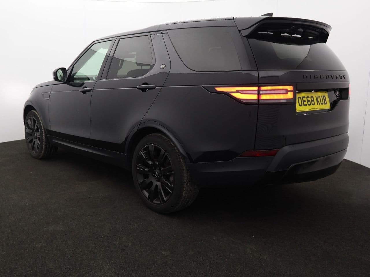 Land Rover Discovery 2.0 SD4 HSE — image 8