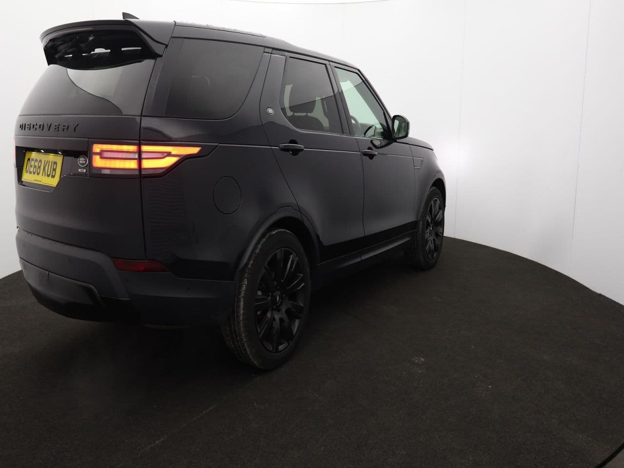 Land Rover Discovery 2.0 SD4 HSE — image 10