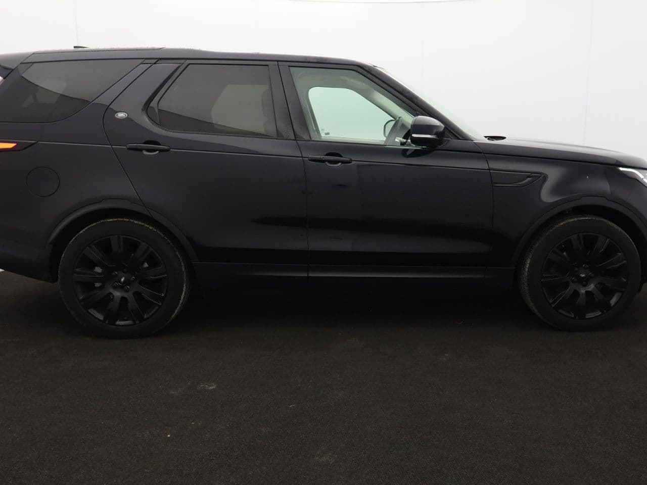 Land Rover Discovery 2.0 SD4 HSE — image 11
