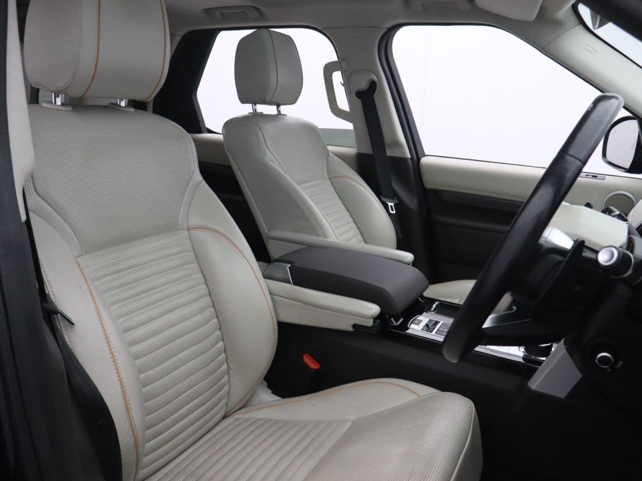 Land Rover Discovery 2.0 SD4 HSE — image 15