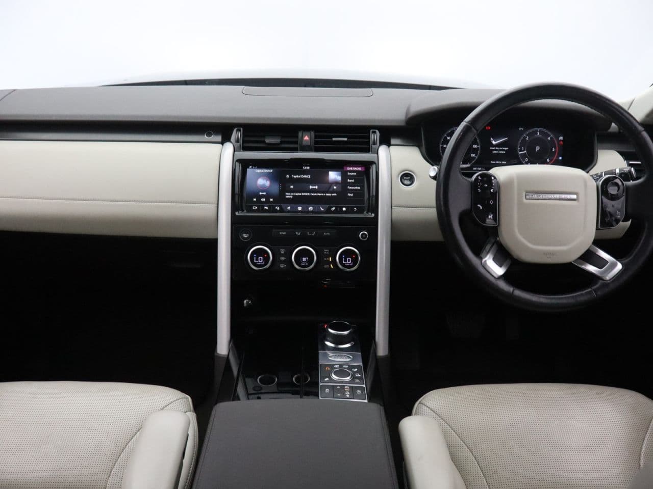 Land Rover Discovery 2.0 SD4 HSE — image 12