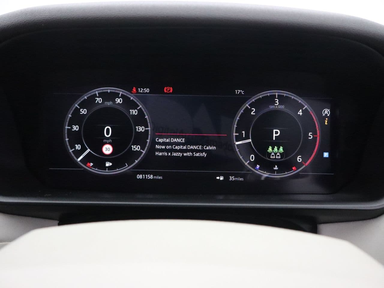 Land Rover Discovery 2.0 SD4 HSE — image 22