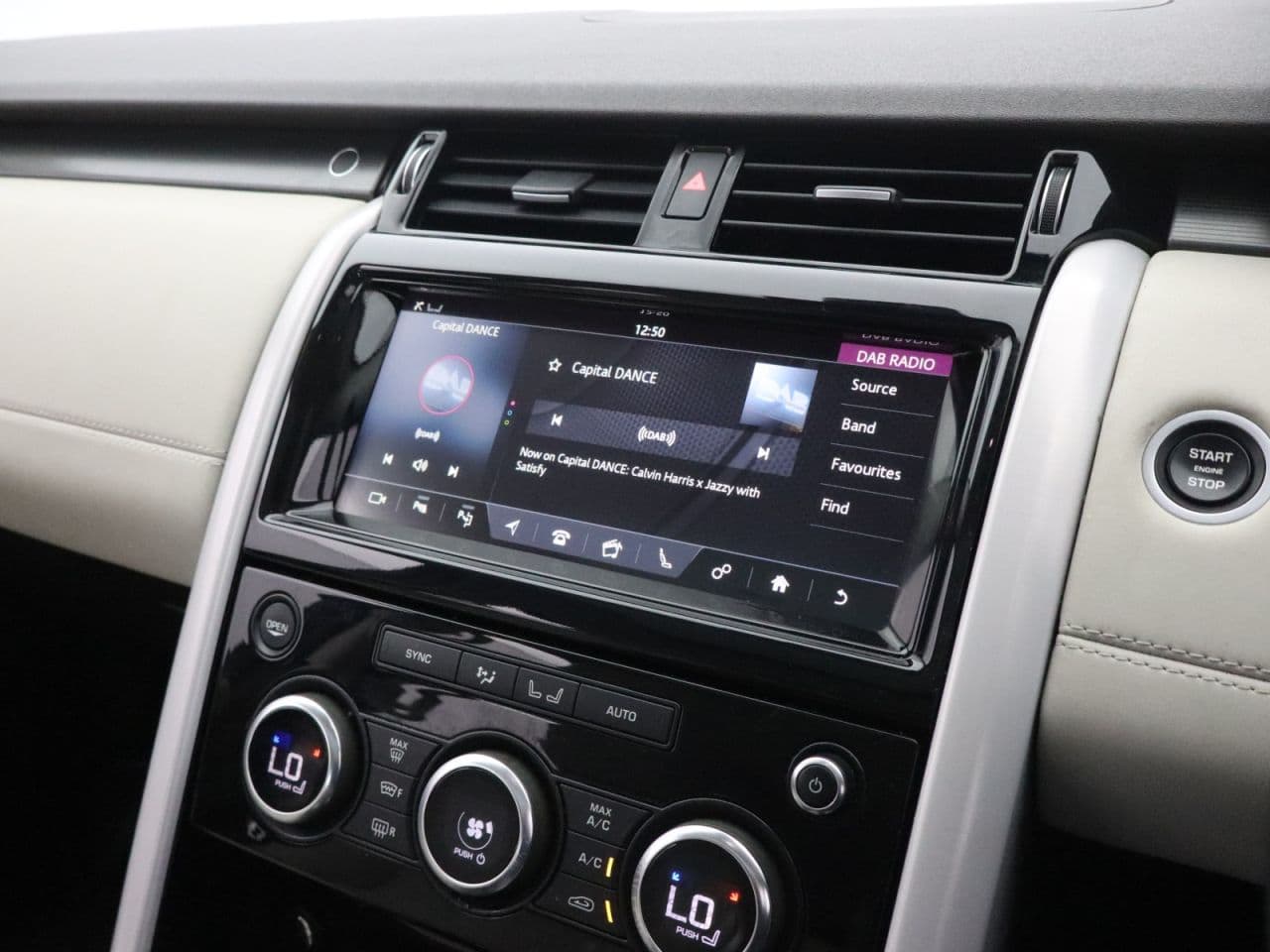 Land Rover Discovery 2.0 SD4 HSE — image 23