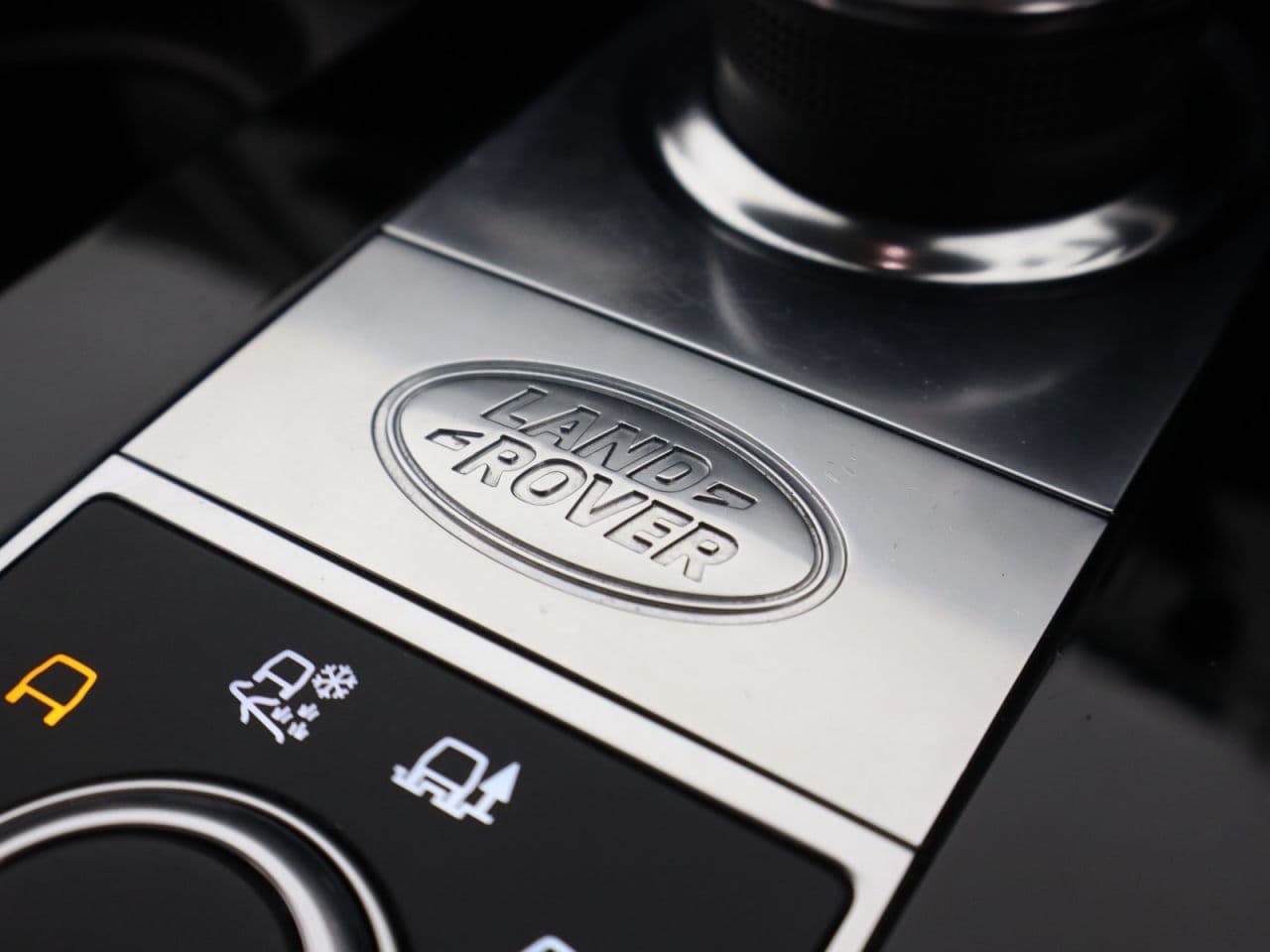 Land Rover Discovery 2.0 SD4 HSE — image 28