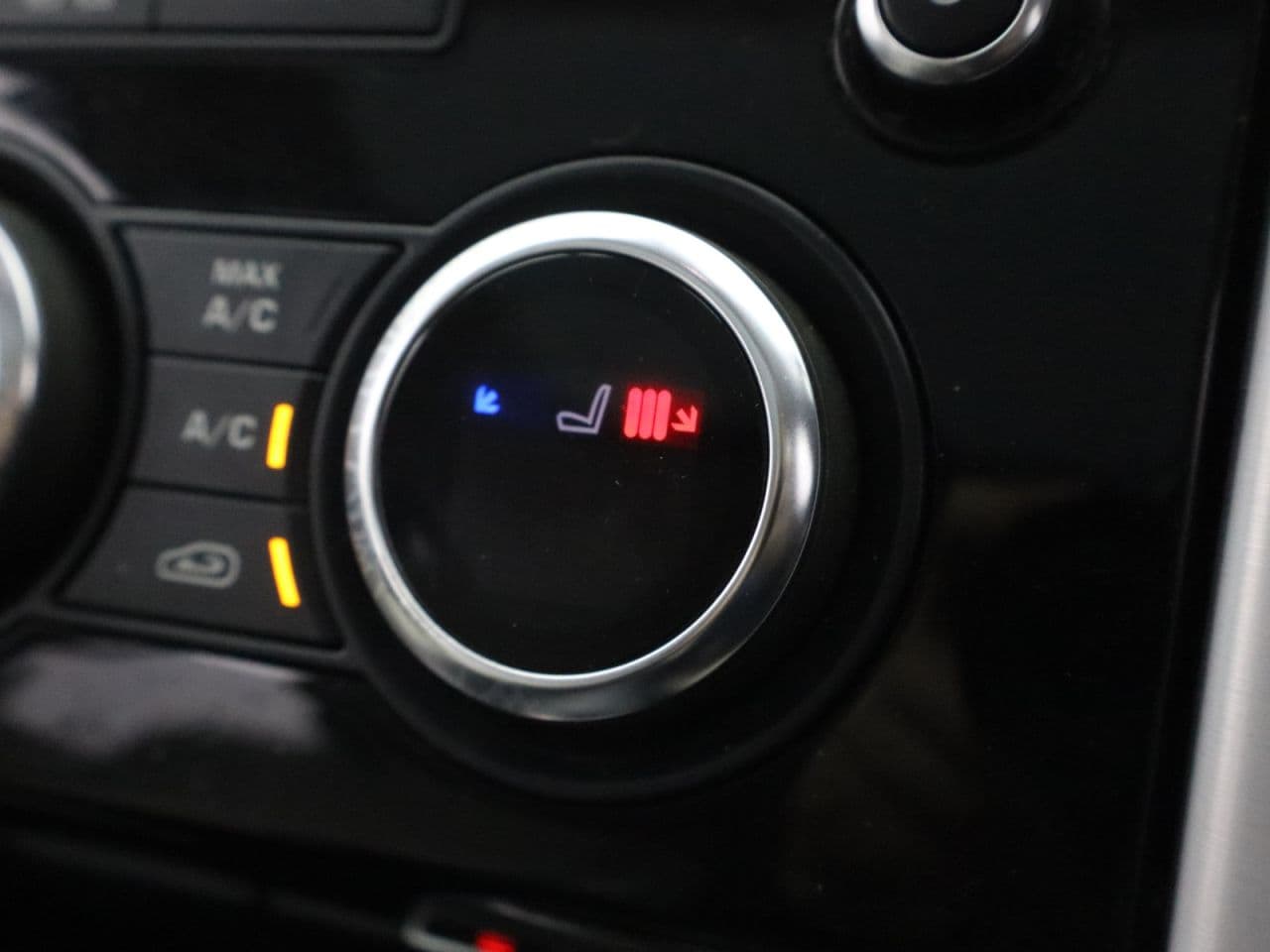 Land Rover Discovery 2.0 SD4 HSE — image 34