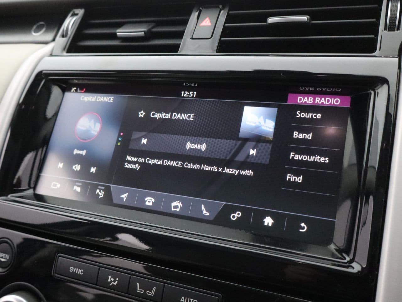 Land Rover Discovery 2.0 SD4 HSE — image 36
