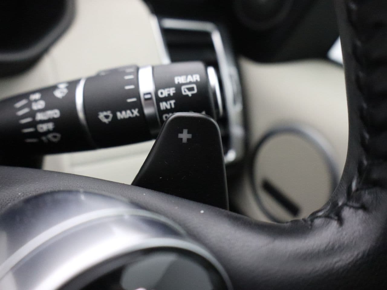 Land Rover Discovery 2.0 SD4 HSE — image 43