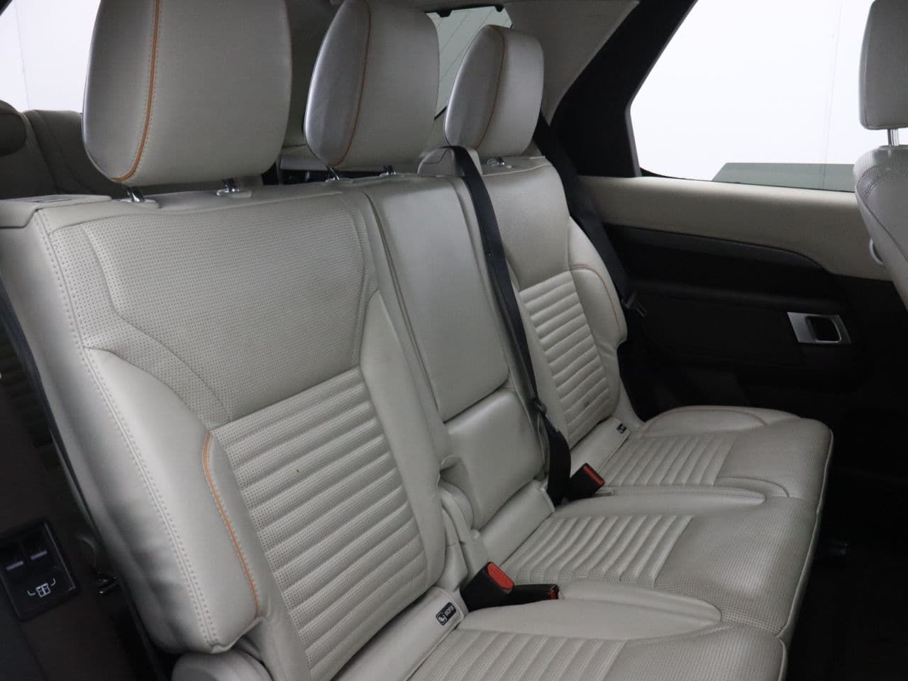 Land Rover Discovery 2.0 SD4 HSE — image 48