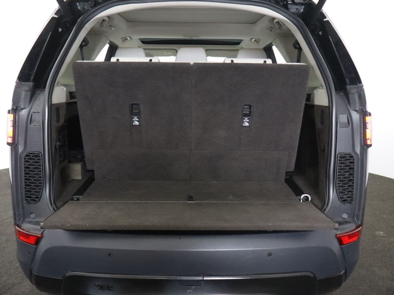 Land Rover Discovery 2.0 SD4 HSE — image 50