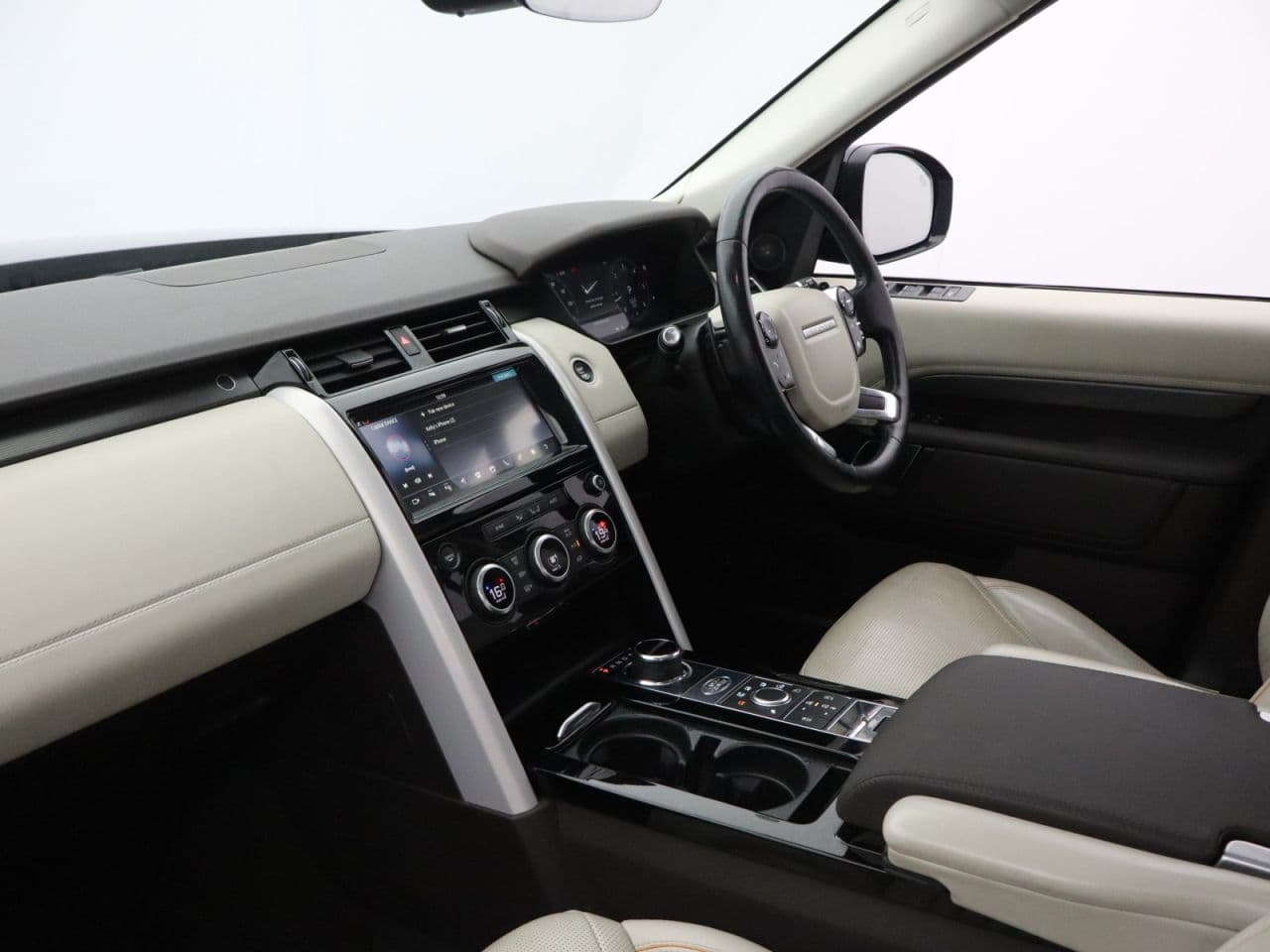 Land Rover Discovery 2.0 SD4 HSE — image 46