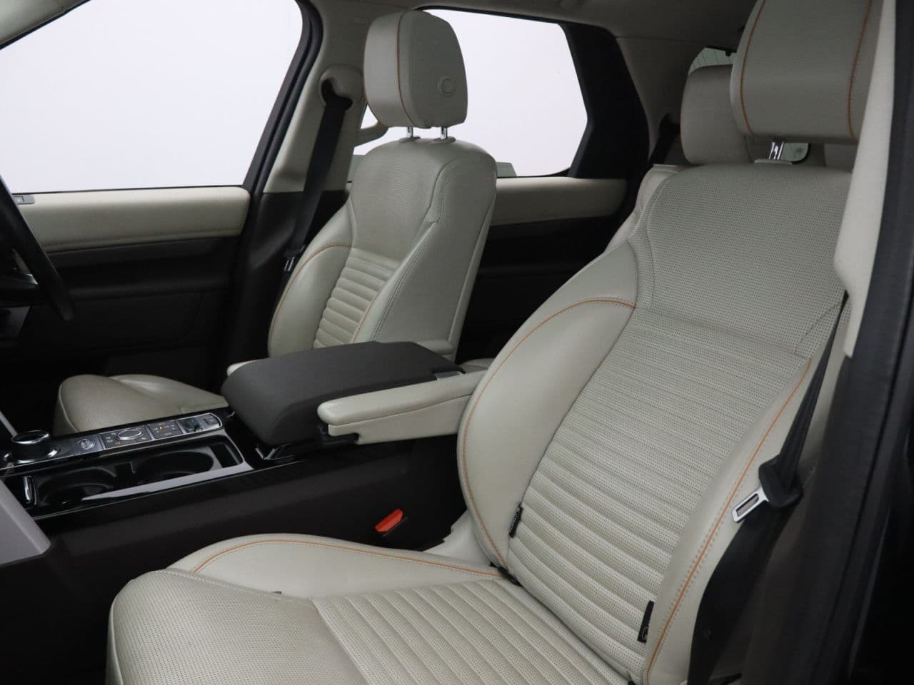 Land Rover Discovery 2.0 SD4 HSE — image 47