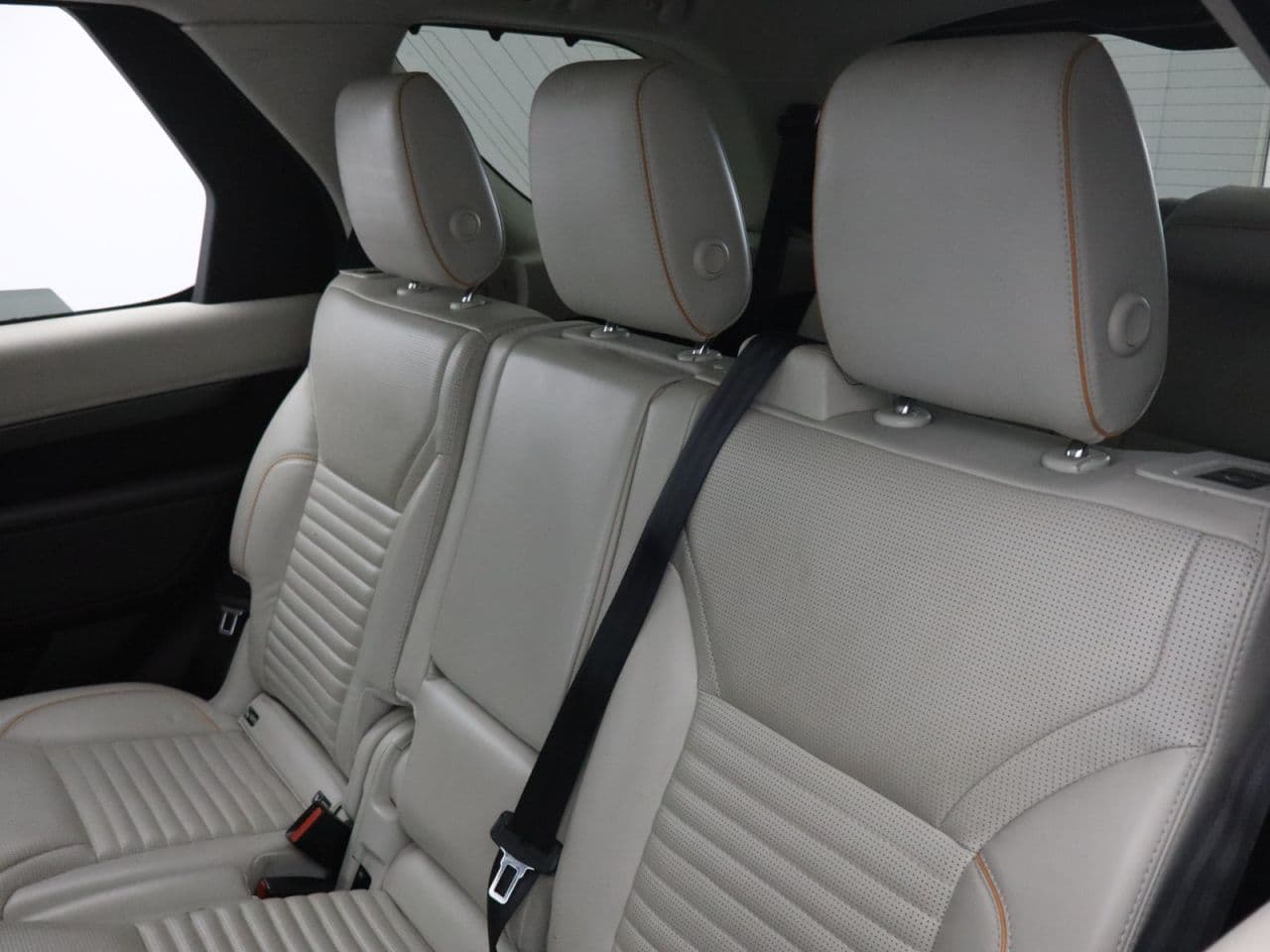 Land Rover Discovery 2.0 SD4 HSE — image 49