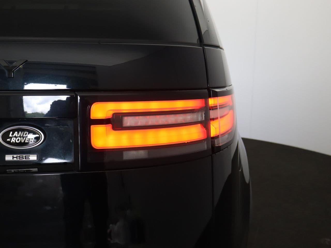 Land Rover Discovery 2.0 SD4 HSE — image 65