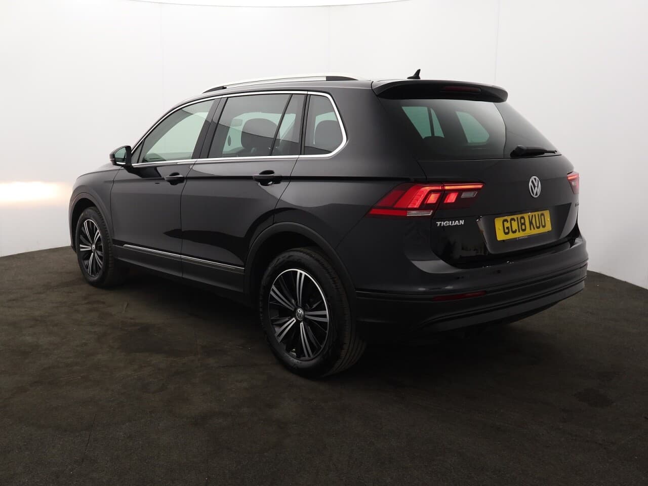 Volkswagen Tiguan 1.4 TSI SE Navigation — image 8