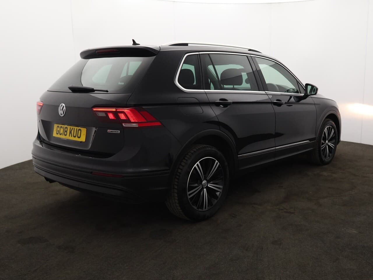 Volkswagen Tiguan 1.4 TSI SE Navigation — image 10
