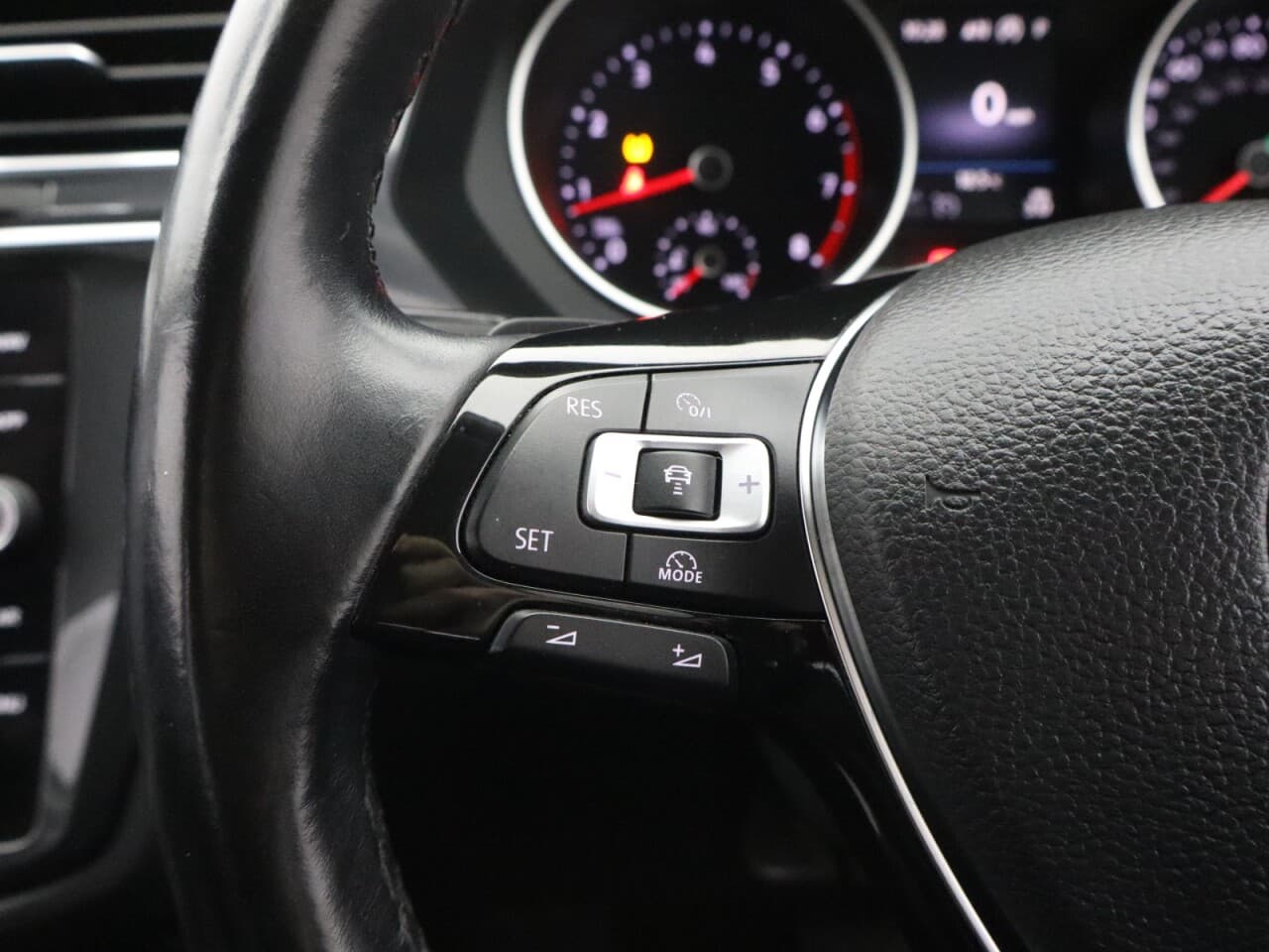 Volkswagen Tiguan 1.4 TSI SE Navigation — image 17