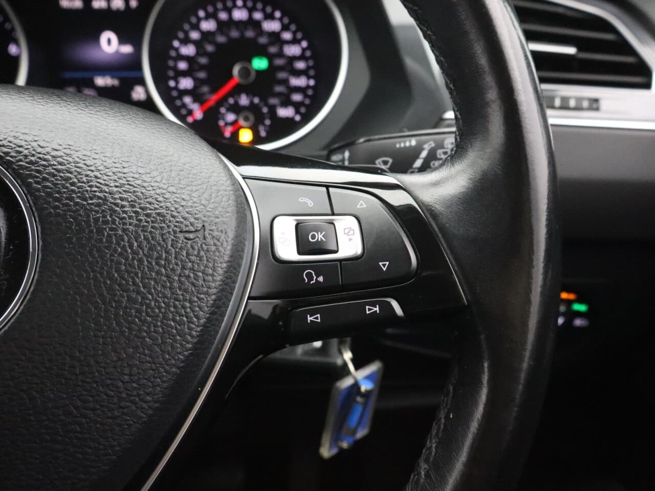 Volkswagen Tiguan 1.4 TSI SE Navigation — image 18