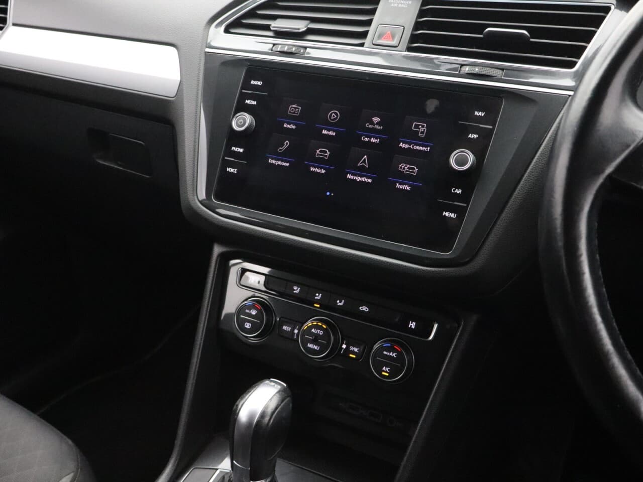 Volkswagen Tiguan 1.4 TSI SE Navigation — image 21