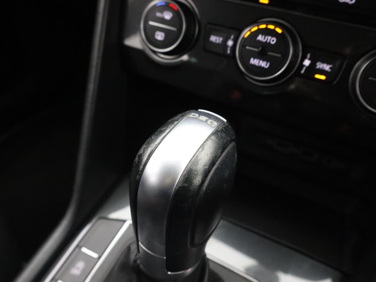 Volkswagen Tiguan 1.4 TSI SE Navigation — image 23