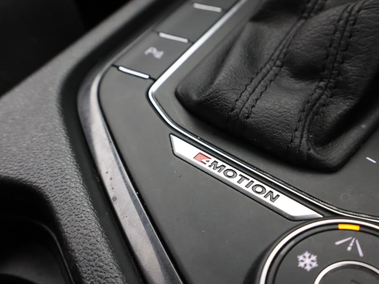 Volkswagen Tiguan 1.4 TSI SE Navigation — image 27