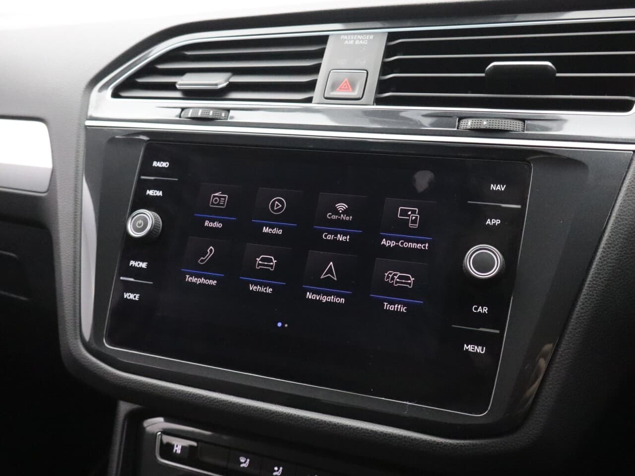 Volkswagen Tiguan 1.4 TSI SE Navigation — image 32