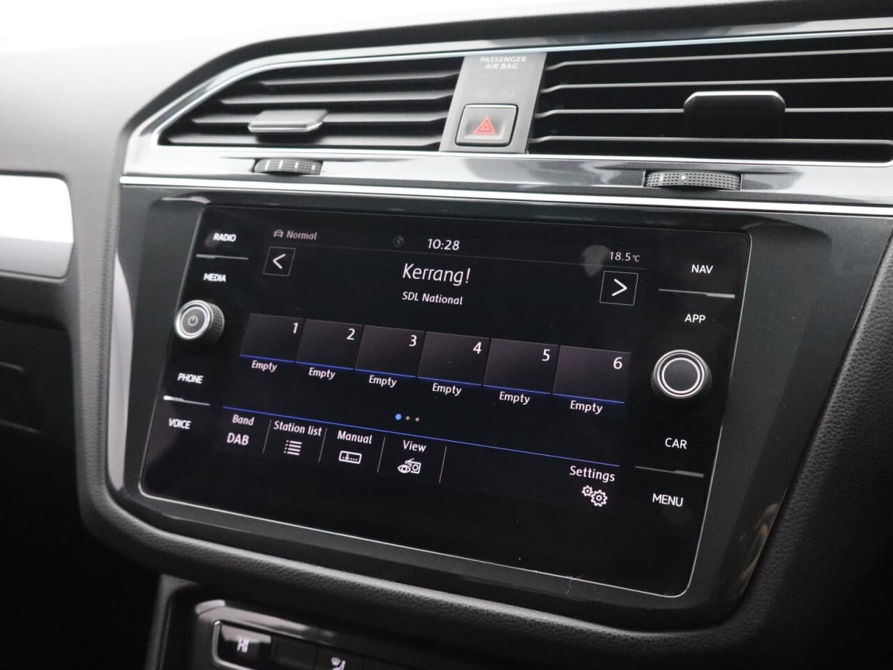 Volkswagen Tiguan 1.4 TSI SE Navigation — image 34