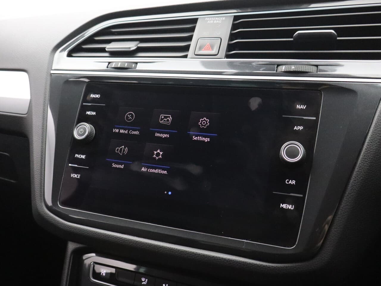 Volkswagen Tiguan 1.4 TSI SE Navigation — image 36