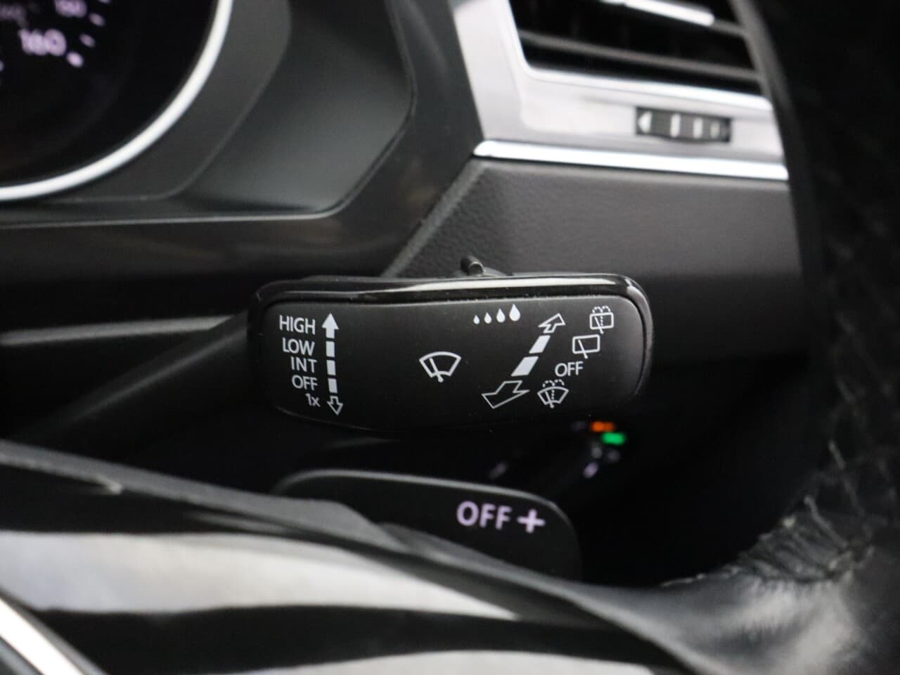 Volkswagen Tiguan 1.4 TSI SE Navigation — image 42