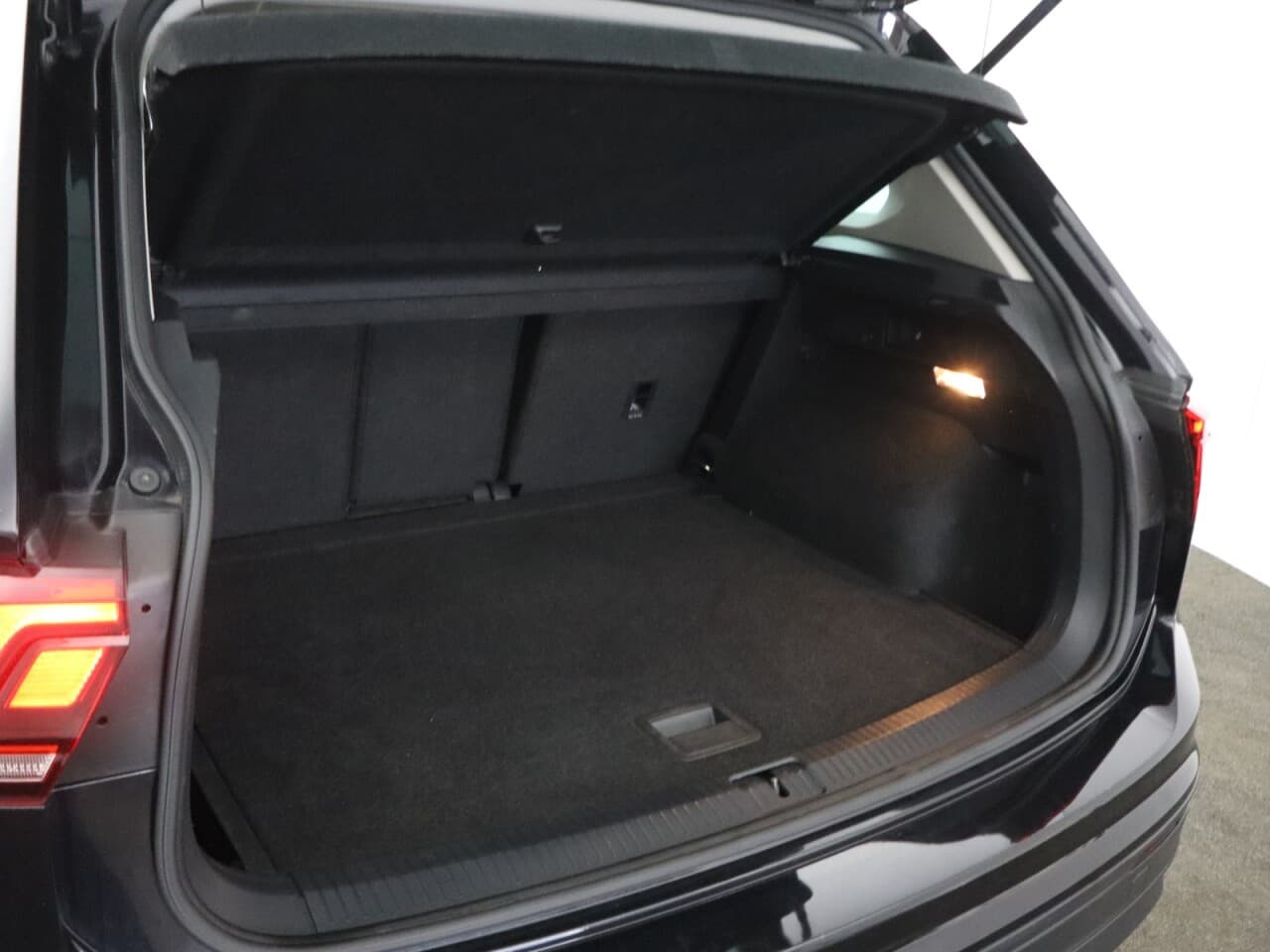 Volkswagen Tiguan 1.4 TSI SE Navigation — image 48