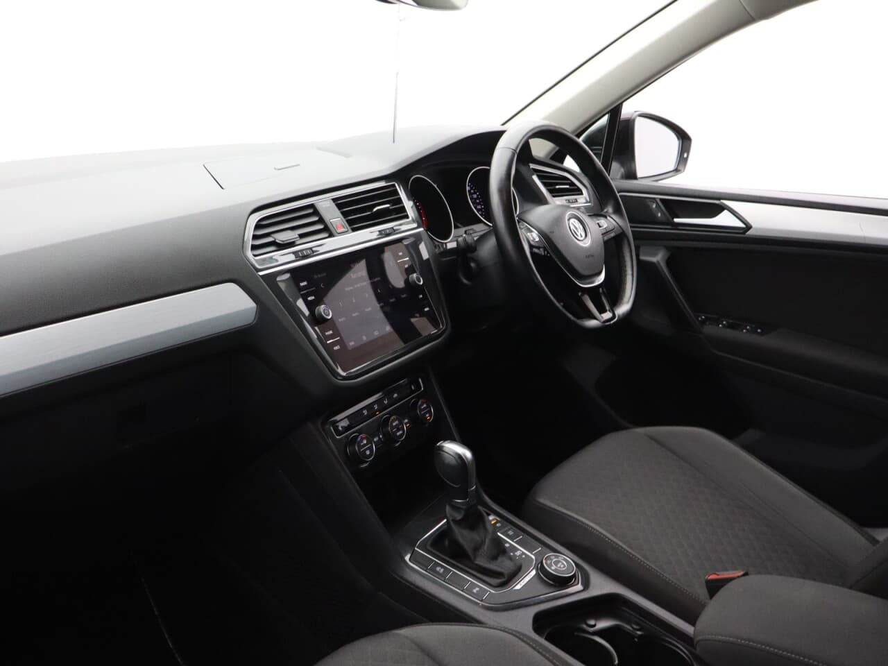 Volkswagen Tiguan 1.4 TSI SE Navigation — image 44