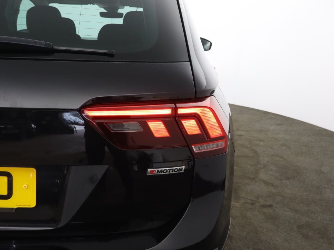 Volkswagen Tiguan 1.4 TSI SE Navigation — image 60
