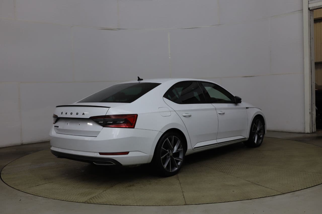 Skoda Superb 2.0 TSI SportLine Plus — image 8