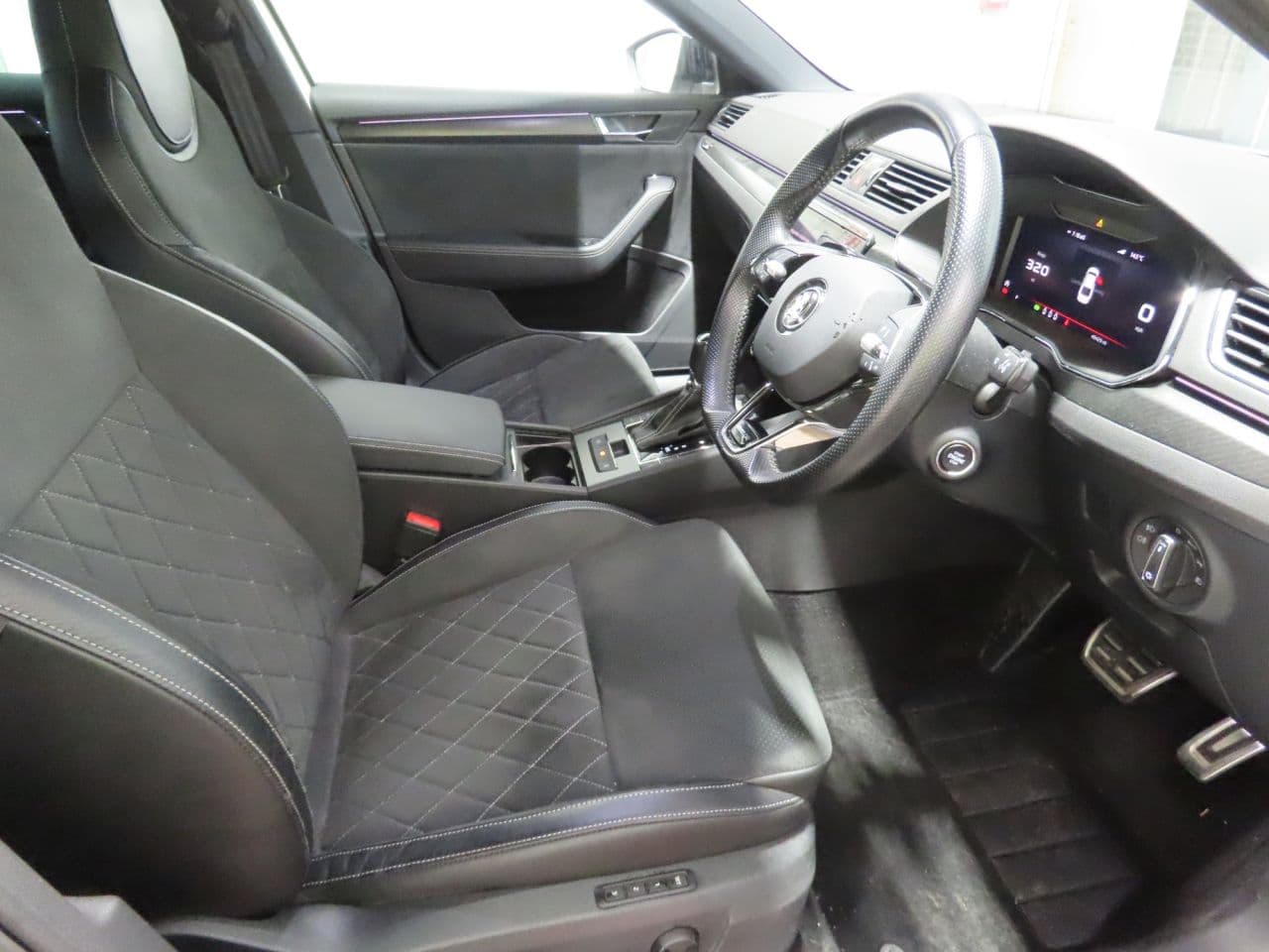 Skoda Superb 2.0 TSI SportLine Plus — image 9