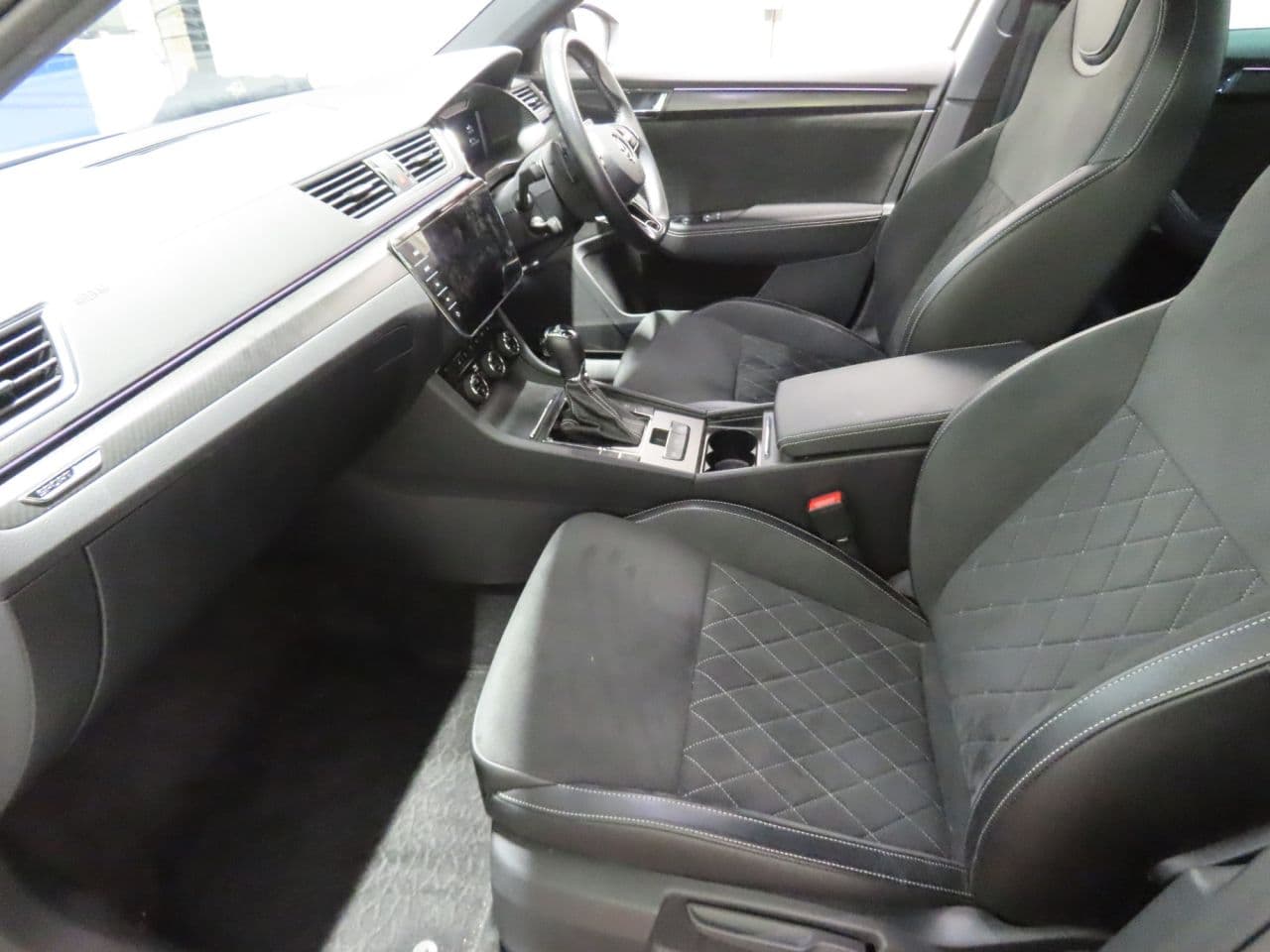 Skoda Superb 2.0 TSI SportLine Plus — image 10