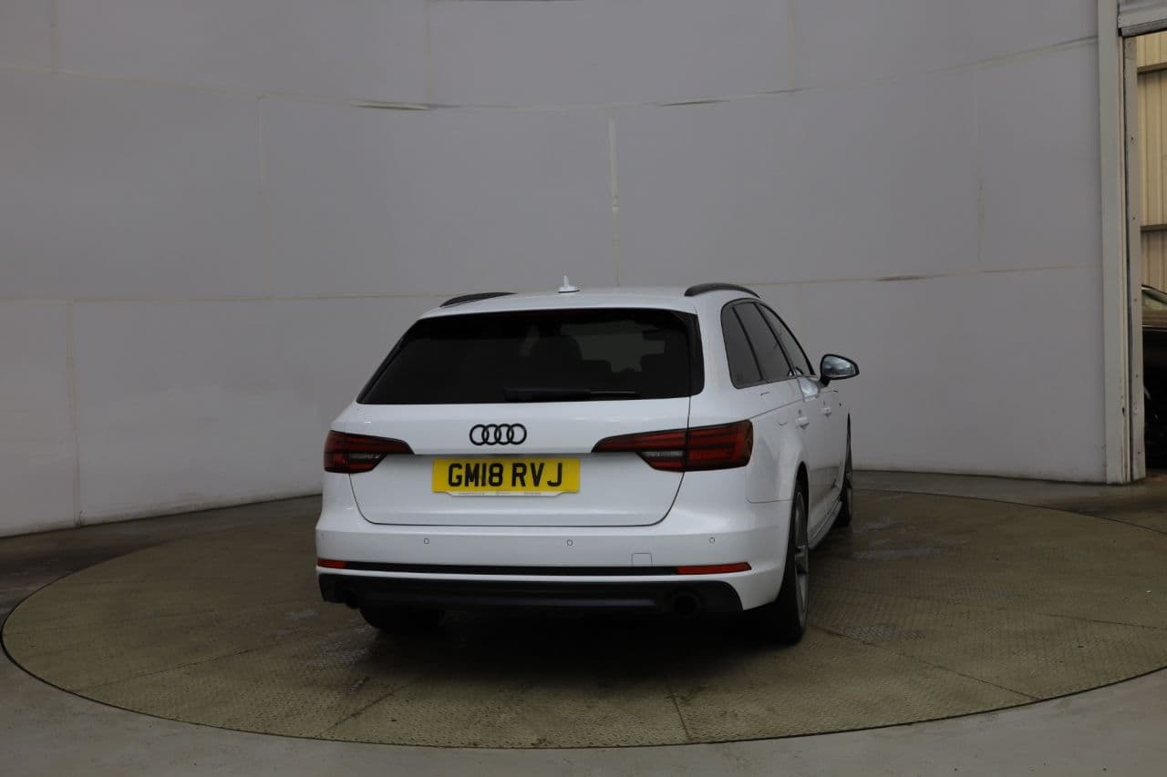 Audi A4 Avant 2.0 TFSI Black Edition Technology Pack — image 6