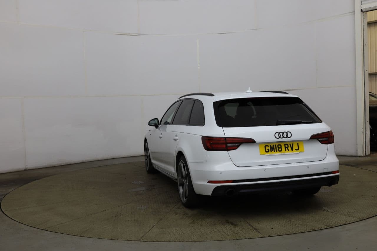 Audi A4 Avant 2.0 TFSI Black Edition Technology Pack — image 7
