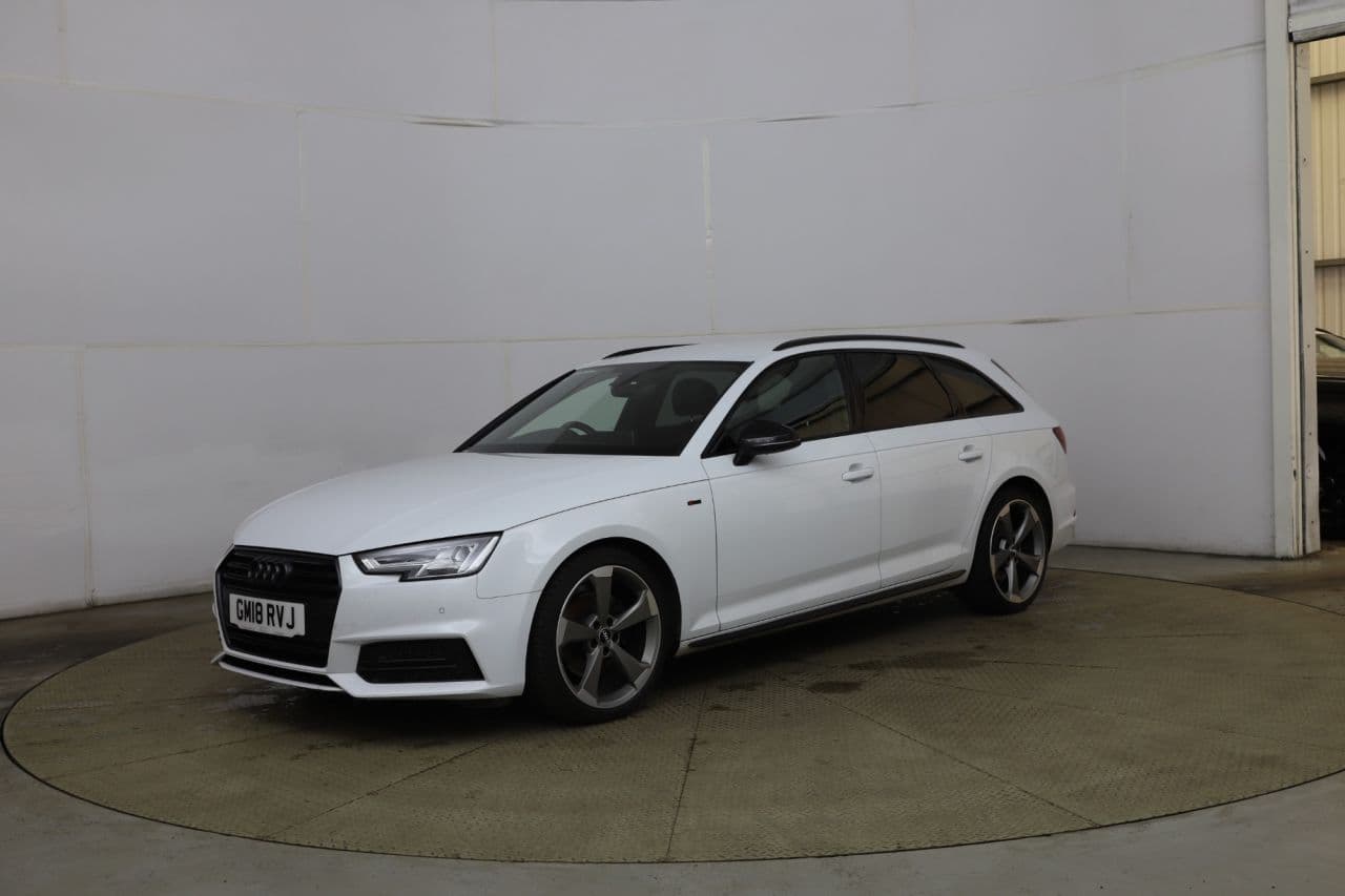 Audi A4 Avant 2.0 TFSI Black Edition Technology Pack — image 5