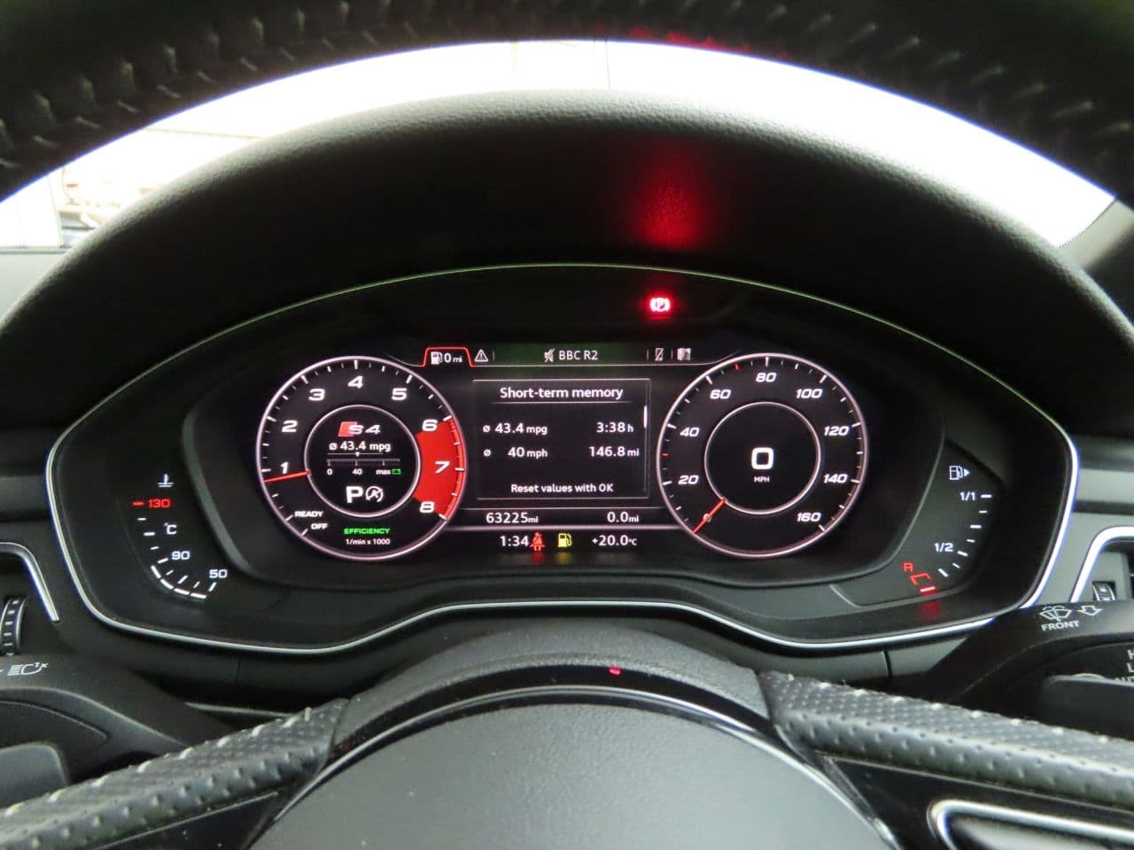 Audi A4 Avant 2.0 TFSI Black Edition Technology Pack — image 11