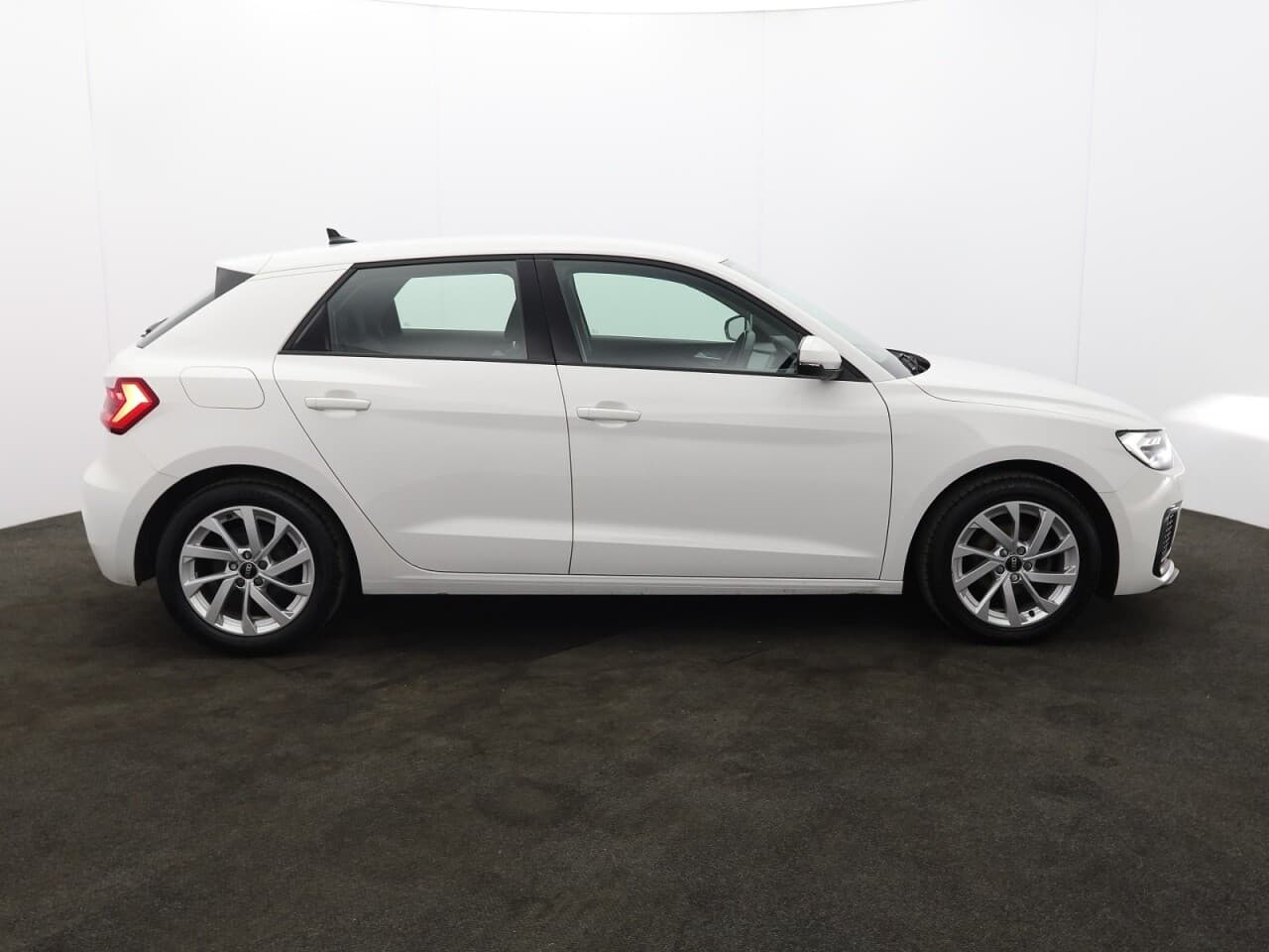 Audi A1 1.0 TFSI 25 Sport Sportback — image 11
