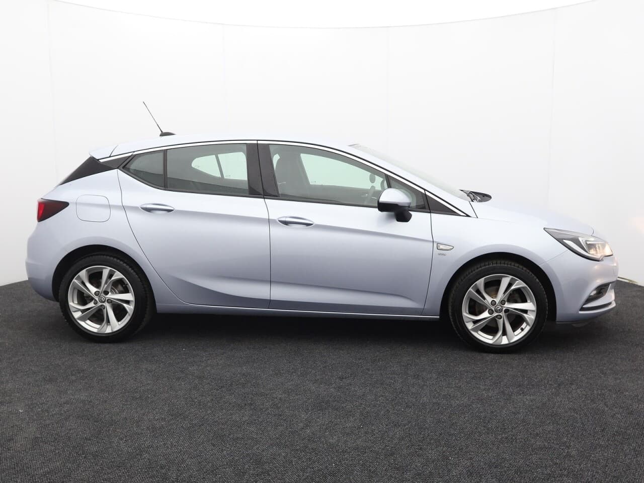 Vauxhall Astra 1.4i Turbo SRi Nav — image 5