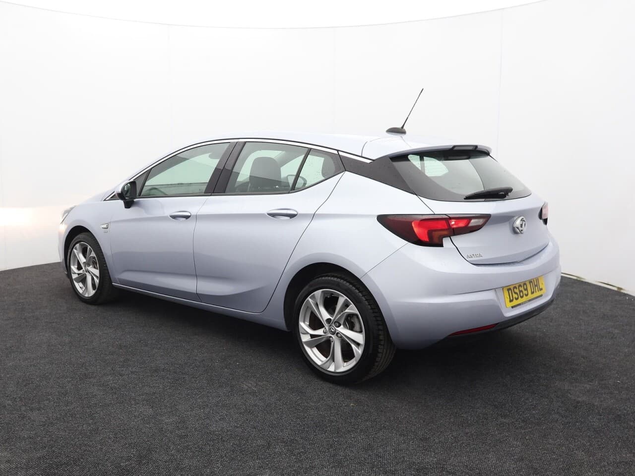 Vauxhall Astra 1.4i Turbo SRi Nav — image 9