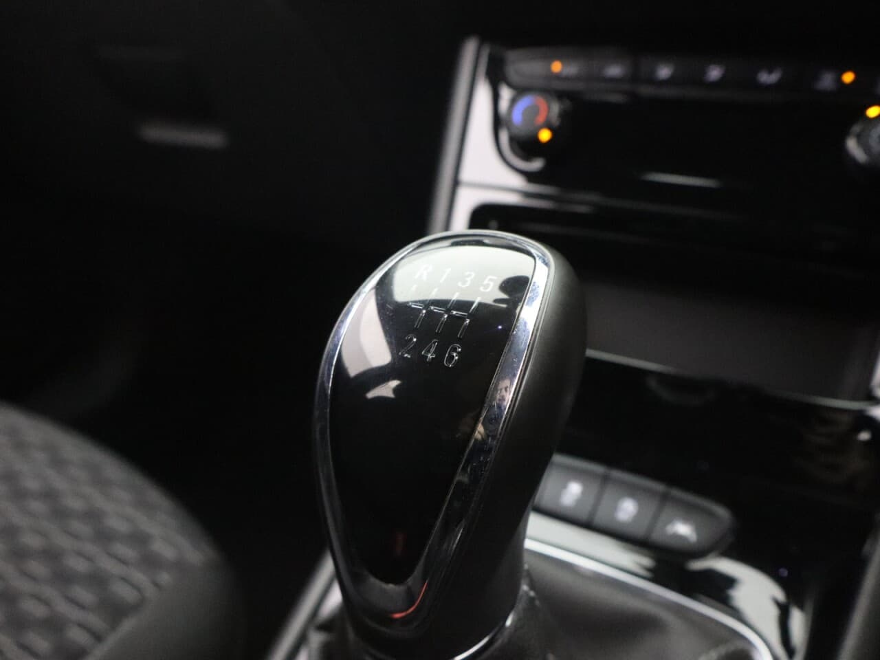 Vauxhall Astra 1.4i Turbo SRi Nav — image 24