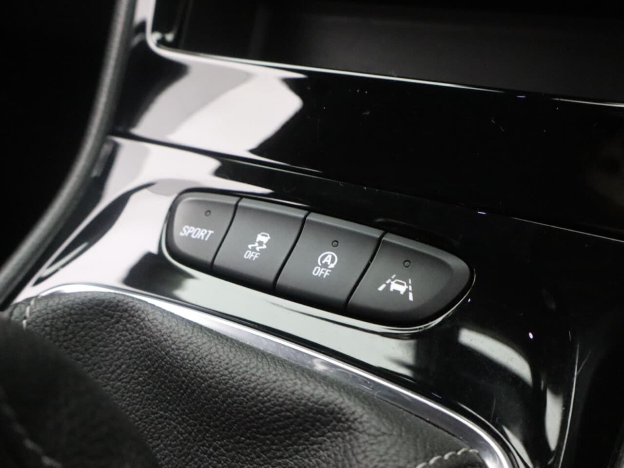 Vauxhall Astra 1.4i Turbo SRi Nav — image 27