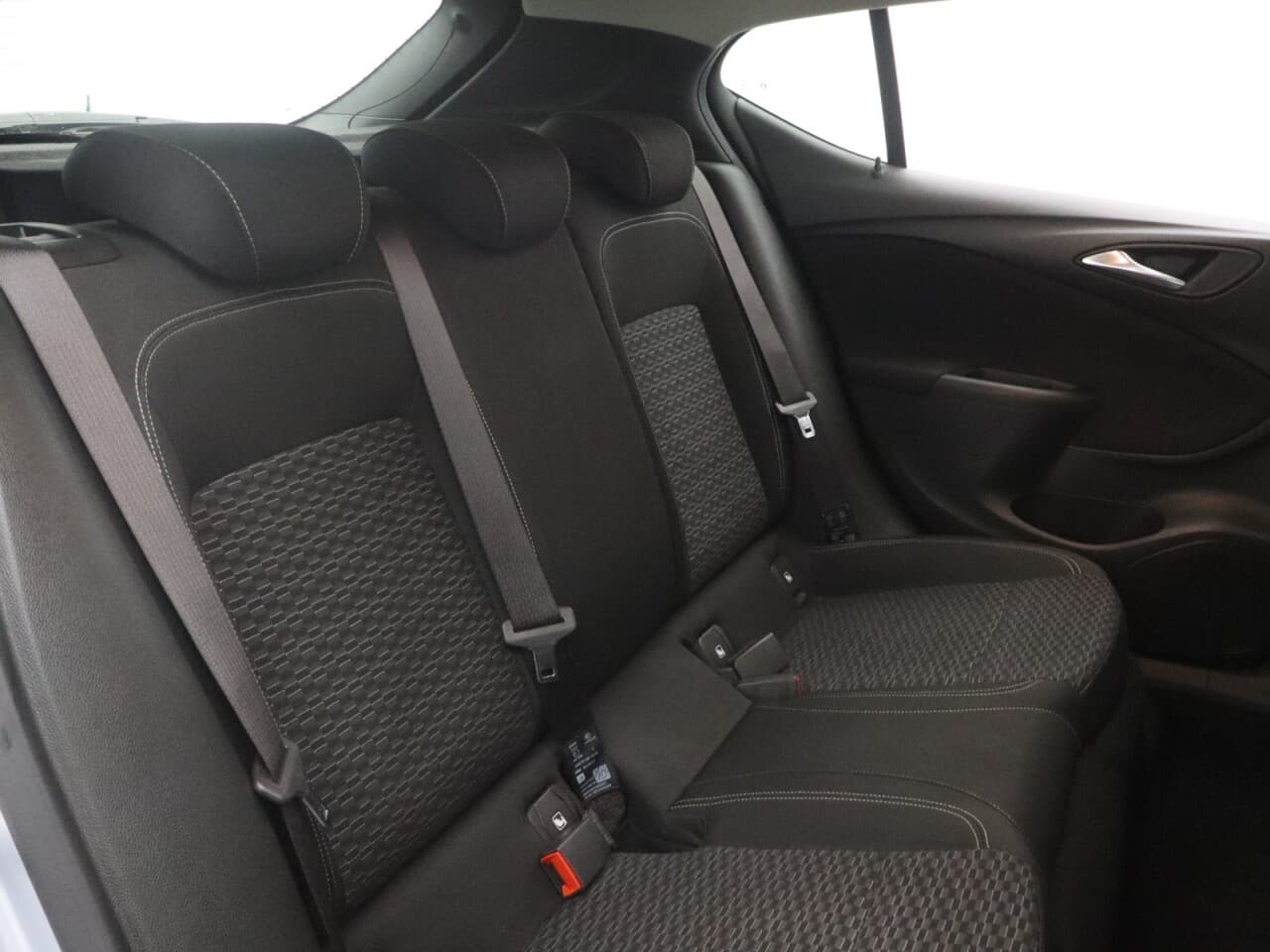 Vauxhall Astra 1.4i Turbo SRi Nav — image 39