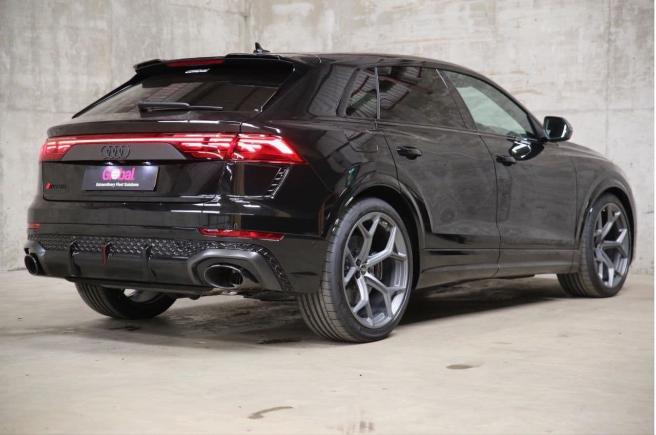 Audi RSQ8 4.0 TFSI V8 Performance Carbon Black — image 2